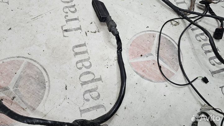 Проводка подкапотная Mercedes-Benz W124 М104