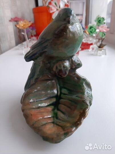 Нахохлившийся воробей, майолика Гжель, 1950-е гг