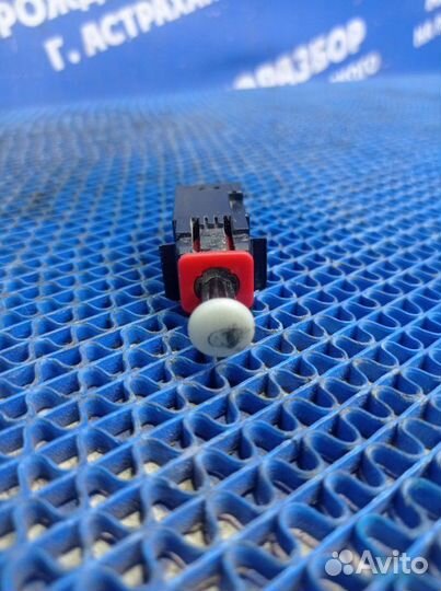 Датчик педали тормоза Opel Astra Gtc купе Z18XER