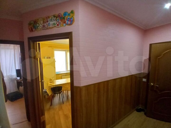 2-к. квартира, 58 м², 1/3 эт.