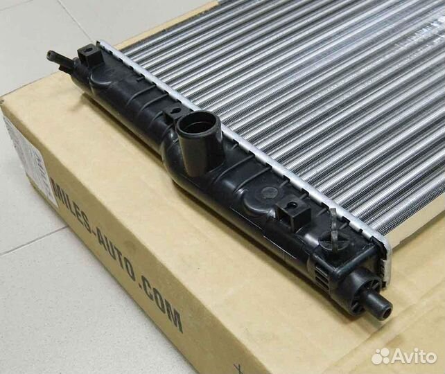 Радиатор охлаждения Lanos (с кондиционером)