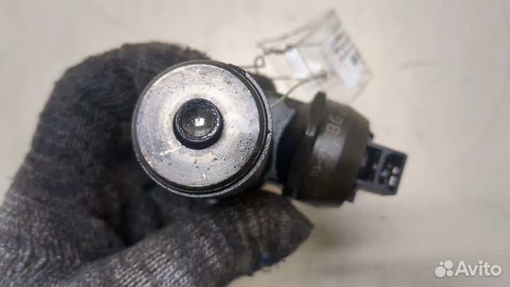 Форсунка топливная Volkswagen Passat 5