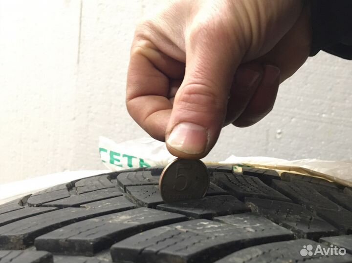 Goodyear UltraGrip Performance Gen-1 275/40 R22 107V