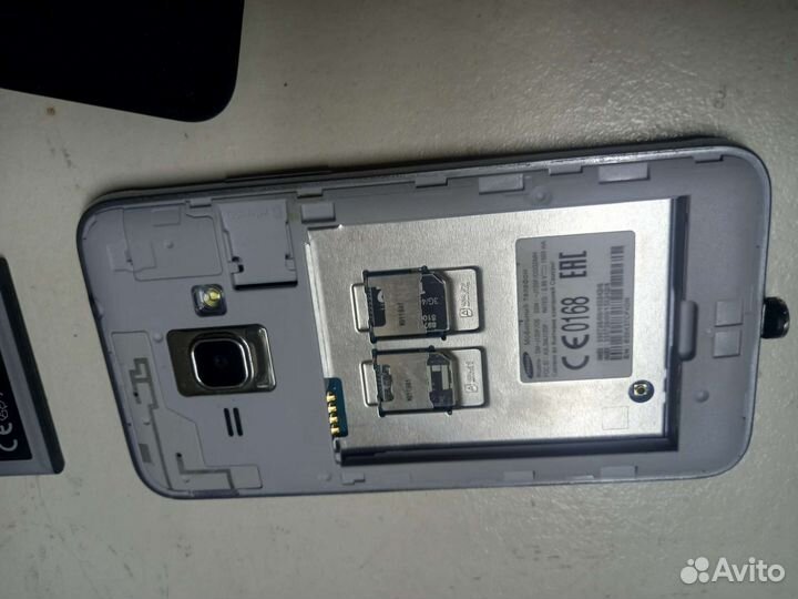 Телефон Samsung j120F