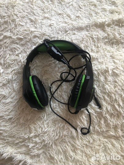 Проводные наушники