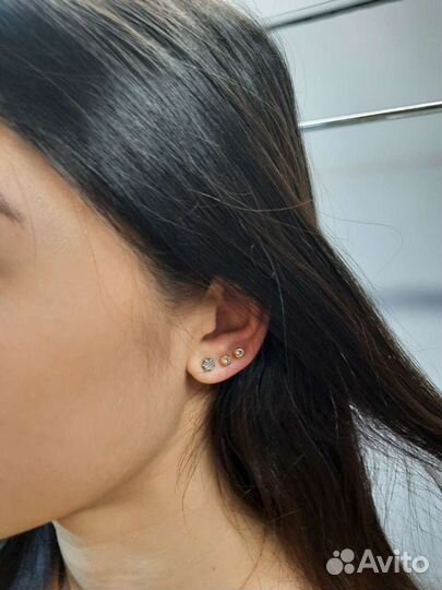 Прокол ушей пистолетом