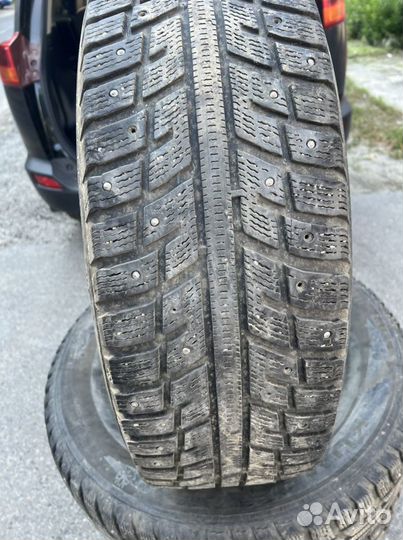Kumho I'Zen KW22 235/65 R17
