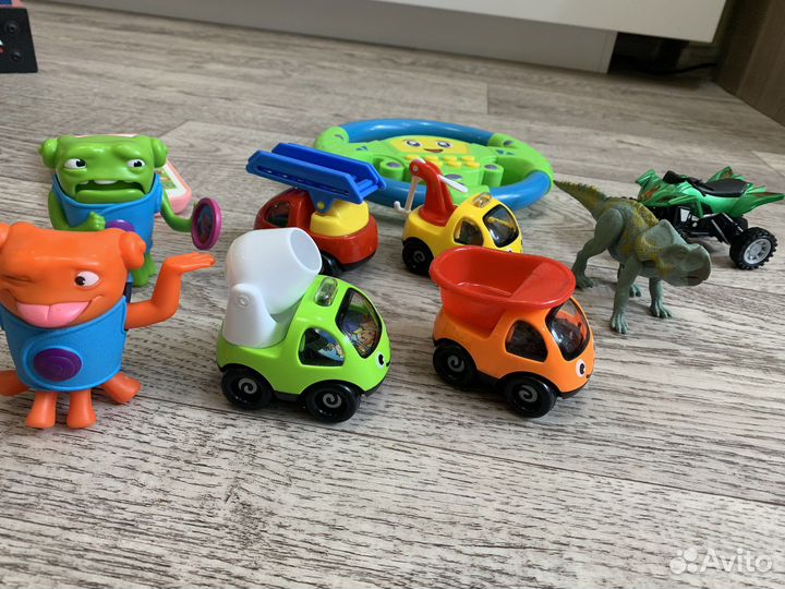 Руль, телефон, машинки