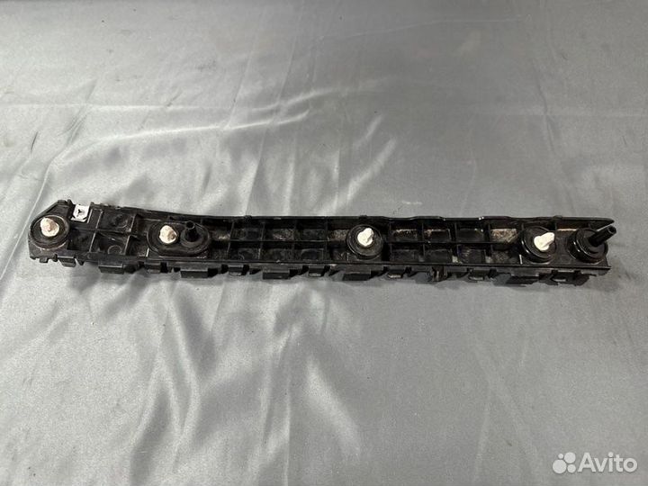 Крепление бампера заднее левое Exeed Rx