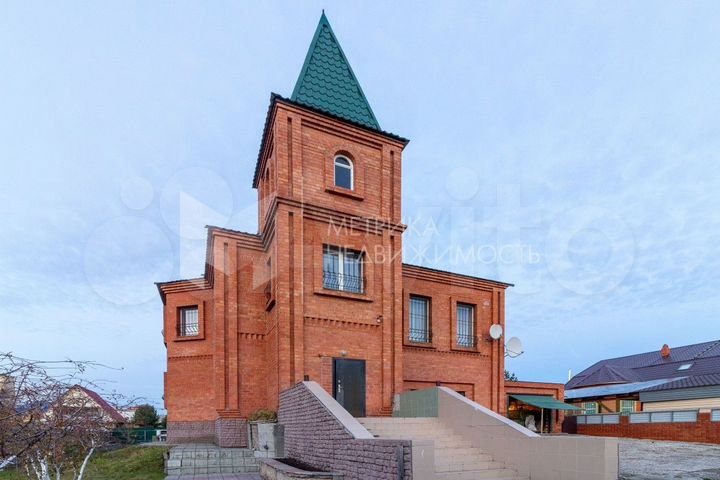 Дом 372 м² на участке 9 сот.