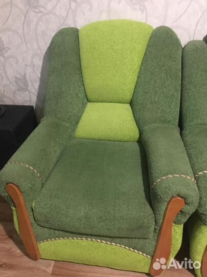 Продается угловой диван + кресло