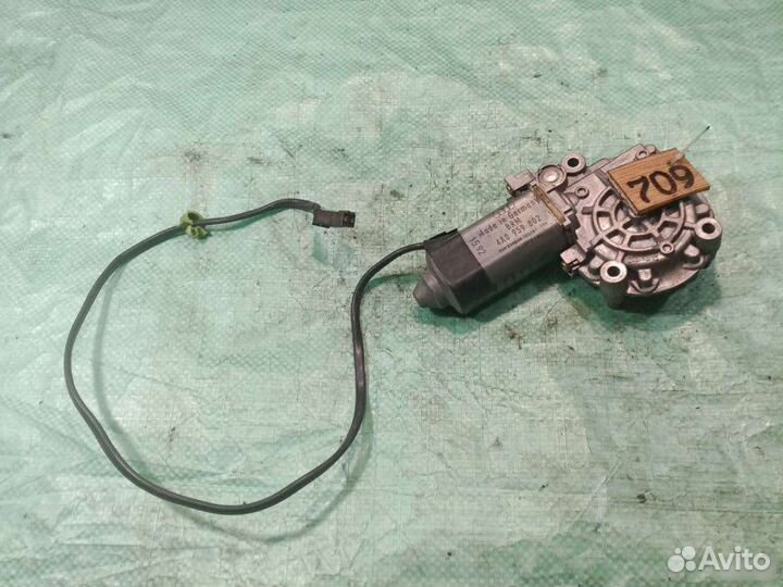 Мотор стеклоподъемника передний Audi А6 С4