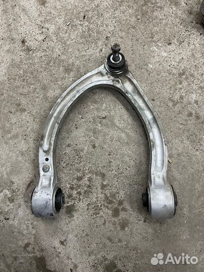 Рычаг передний верхний мерс w221