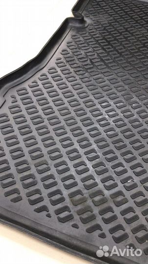 Коврик в багажник Renault Duster полеуритановый