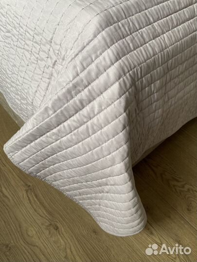 Декоративное покрывало 220х240 см, стеганое. Новое