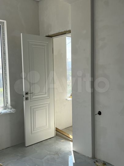 Доля в 3-к. квартире, 98 м², 2/4 эт.