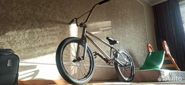 Трюковой велосипед BMX