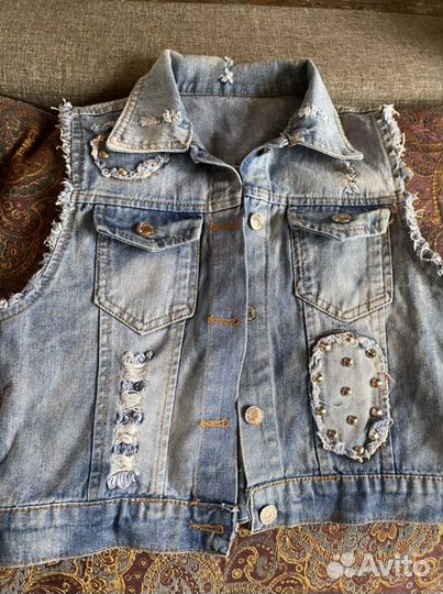 Желета на девочку