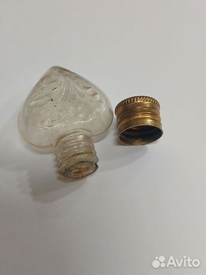 Маленький флакончик от духов