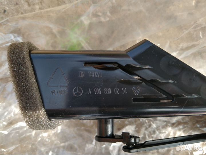 Дефлектор воздушный центральный Мерседес Бенц