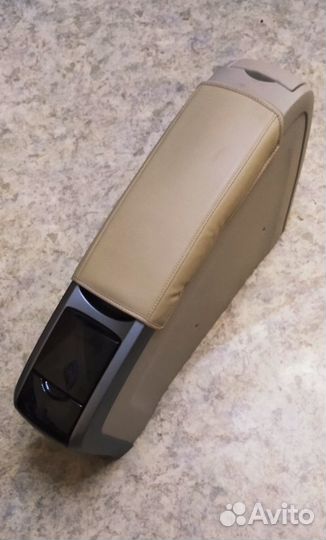 Подлокотник центральный для Toyota