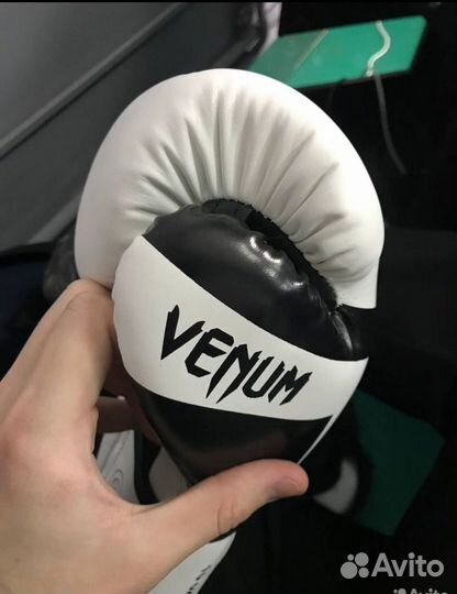 Боксерские перчатки 14 oz