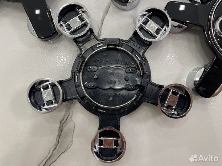 Колпачки в диски Audi 135 мм черные краб