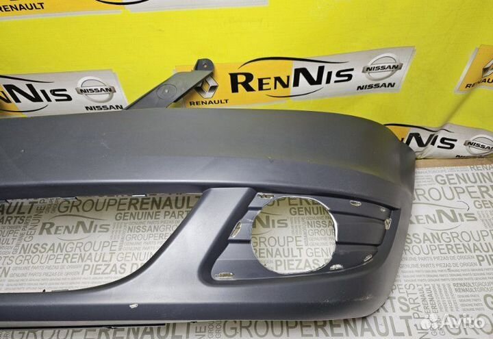 Бампер передний С отверстиями под птф Renault