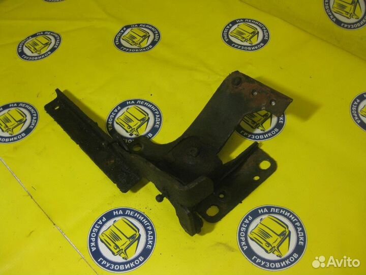 Петля решетки радиатора правая 1727264 scania, P,G