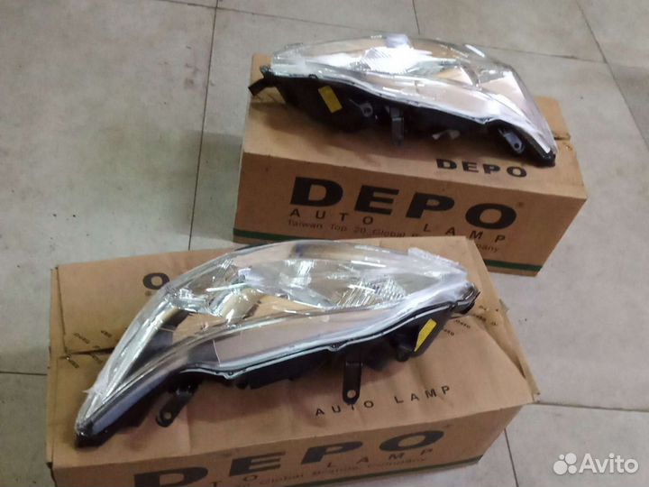 Фара новая ксенон toyota Corolla E 150