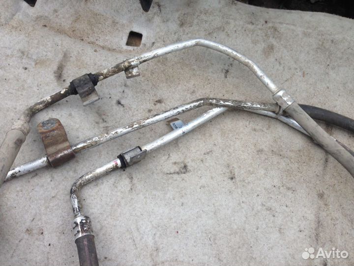 Трубка гур Рено Дастер