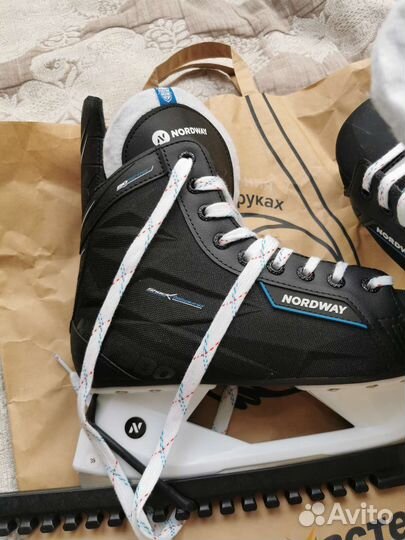 Коньки хоккейные 39 размер