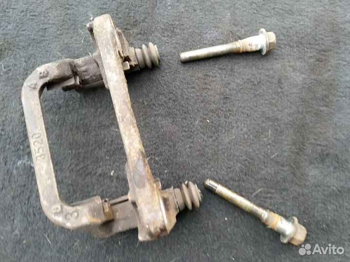 Суппорт задний левый рено колеос 1