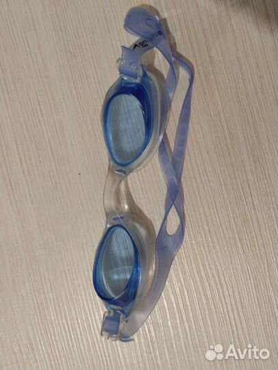 Очки для плавания новые