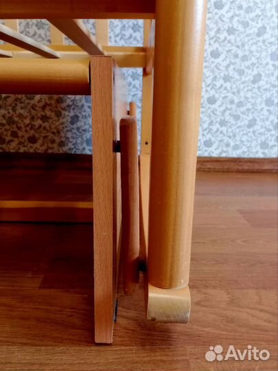 Детская кроватка с продольным маятником