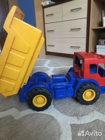 Игрушка грузовик
