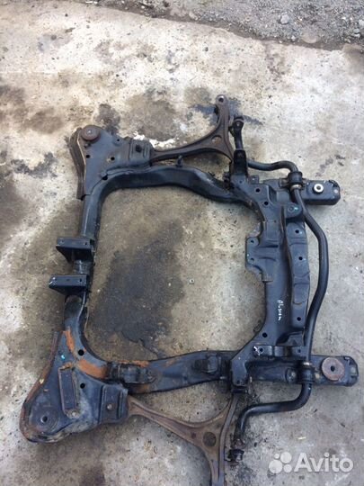 Подрамник балка передняя Honda Elysion