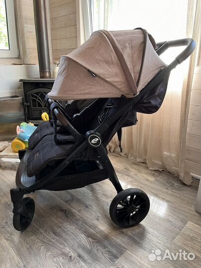 Коляска для погодок двойни