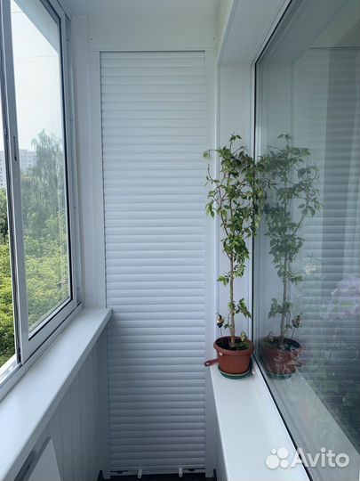 Шкаф с рольставнями на балкон на заказ с доставкой