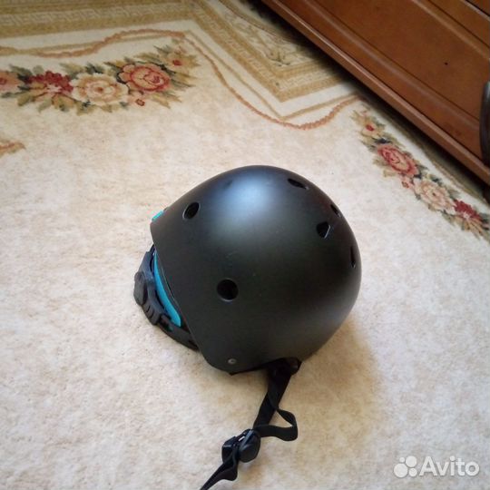 Шлем защитный(велосипедный,роликовый)