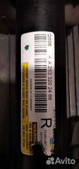 Стойка амортизатора передняя правая Mercedes-Benz