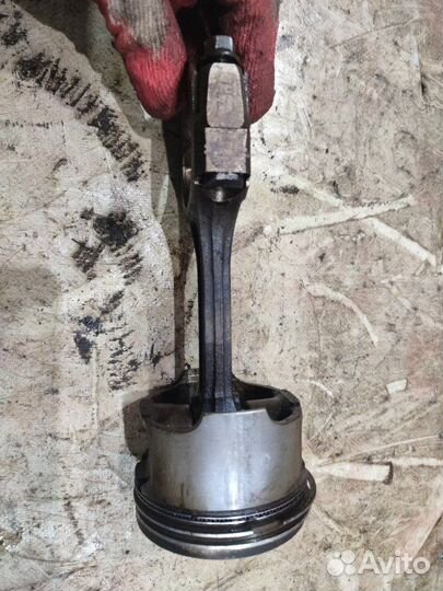 Поршень с шатуном Renault Symbol LB0C K7JA700 2006