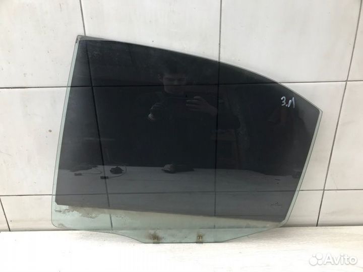 Стекло заднее левое Mitsubishi Carisma DA2A 4G93