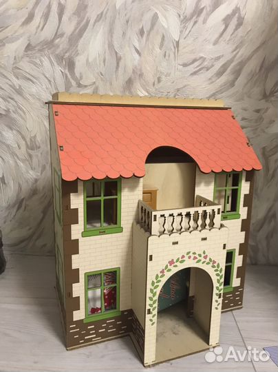Домик кукольный