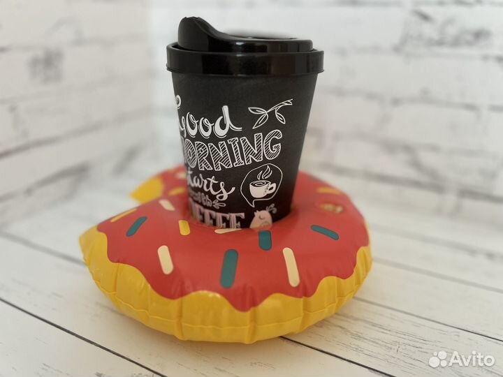 Надувной подстаканник для напитков в бассейн