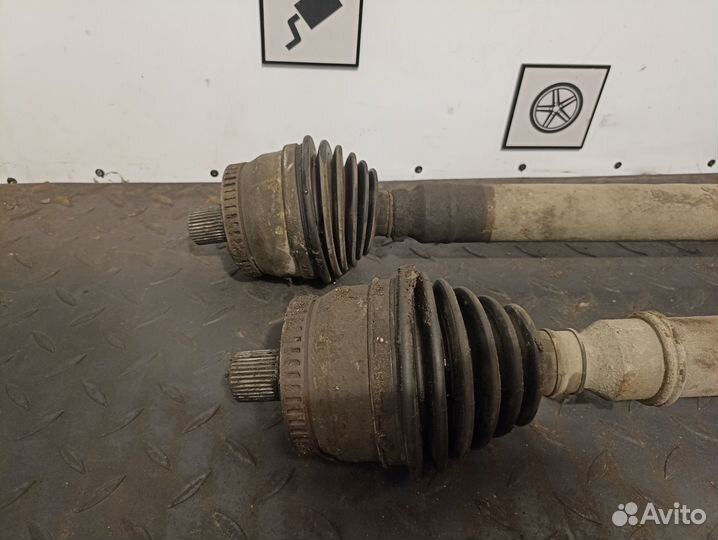 Полуось передняя для VW Passat B5