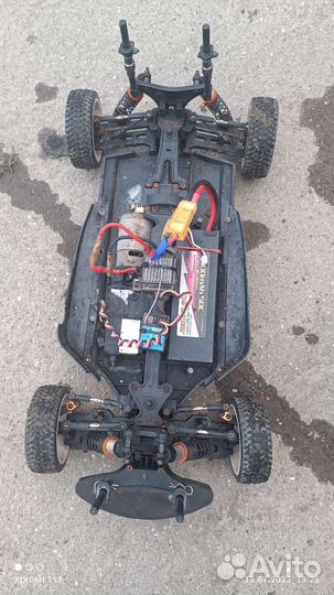 Машина на радиоуправлении 1:10