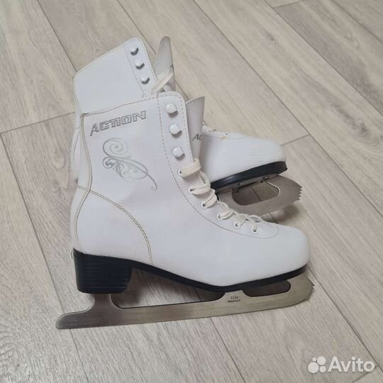Коньки новые Action