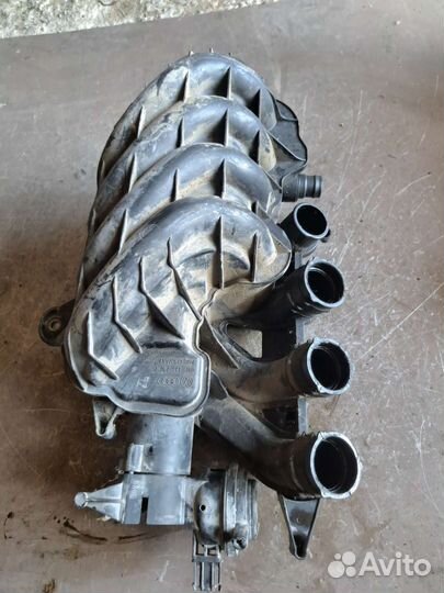 Впускной коллектор на Volkswagen Passat B6