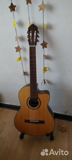 Классическая гитара с подключением